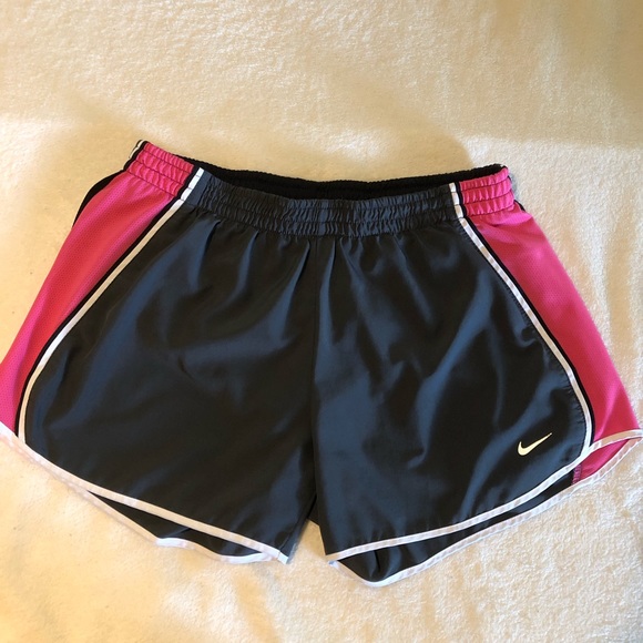 Nike Pants - Nike tempo running shorts